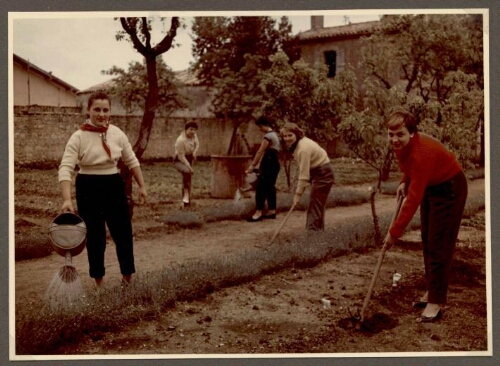 Travaux agricoles à l’ISES de Lesparre (5)