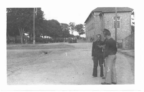 Hommes en uniforme à l’IPES de Belle-Ile-en-Mer (2)