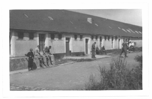 Hommes en uniforme à l’IPES de Belle-Ile-en-Mer (3)