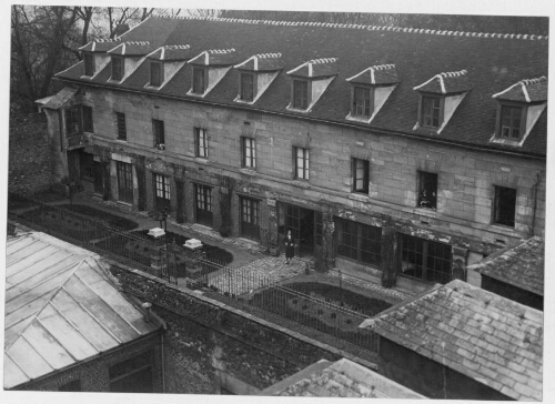 Bâtiment et jardin de l'école de préservation de Clermont-de-l'Oise