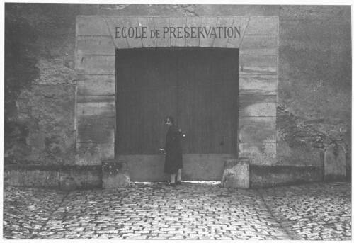 Porte d'entrée de l'école de préservation de Clermont-de-l'Oise