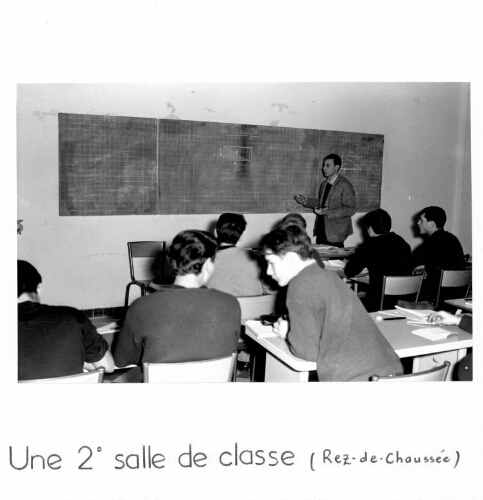 Classe à l'IPES de Saint-Biez-en-Belin