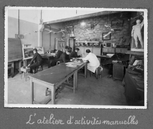 Atelier « activités manuelles » du centre d’observation de Marseille « Chutes-Lavie »